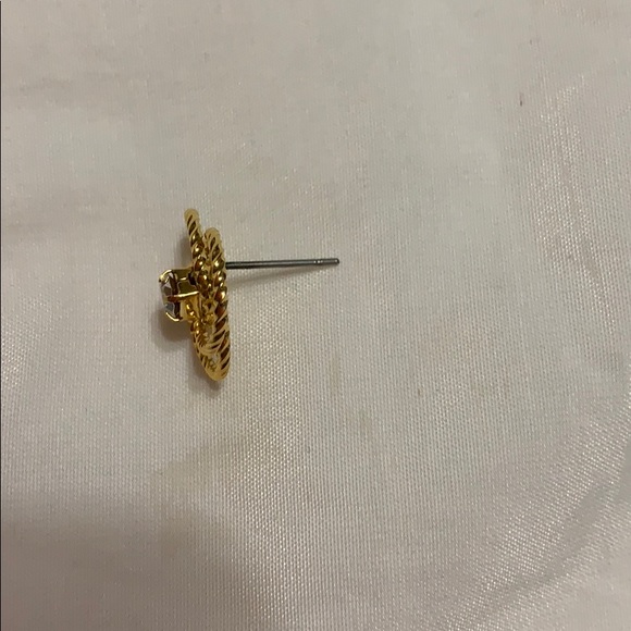 Gold plated earrings with diamond center - Picture 3 of 3